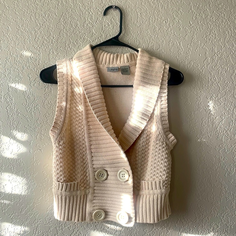 Beige crochet cardigan vest